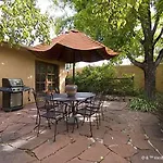 Plaza Splendor Three-Bedroom Holiday Home