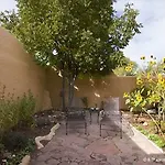 Plaza Splendor Three-Bedroom Holiday Home