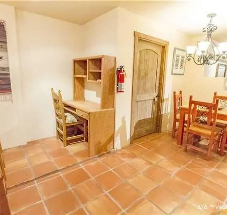 Plaza Splendor Three-bedroom Holiday home *